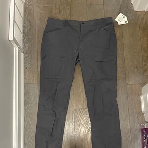 MEC Men's Dark Gray Cargo Pants